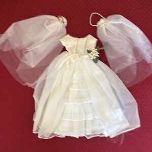 Vintage 60s Barbie wedding and negligee set